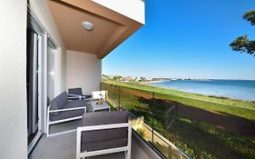 Beachfront Villas With Hot Tubs Sun Garden